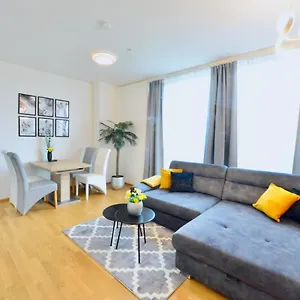  Apartment Skyscraper-feeling With Parking Nearby
