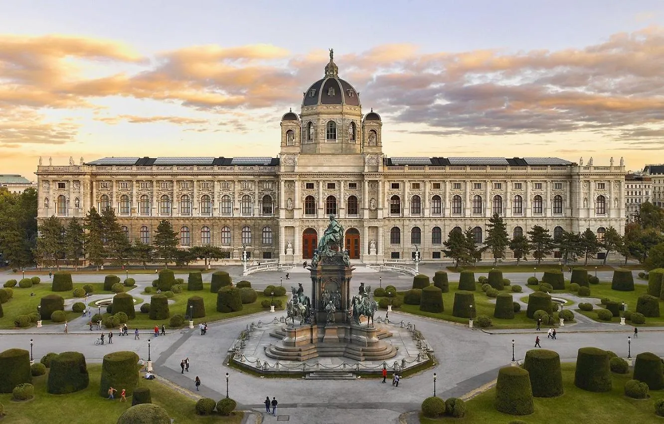Close To Schoenbrunn Apartments - Contactless 24H Check-In Vienna